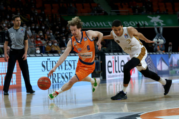 他依然是 他依然是